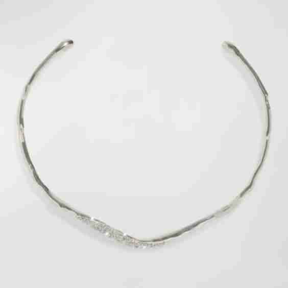 Solanales Crystal Skinny Collar