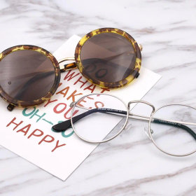 Yesglasses