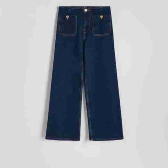  Wide-Leg Cropped Jeans