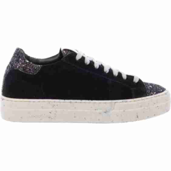 Thea Sneaker