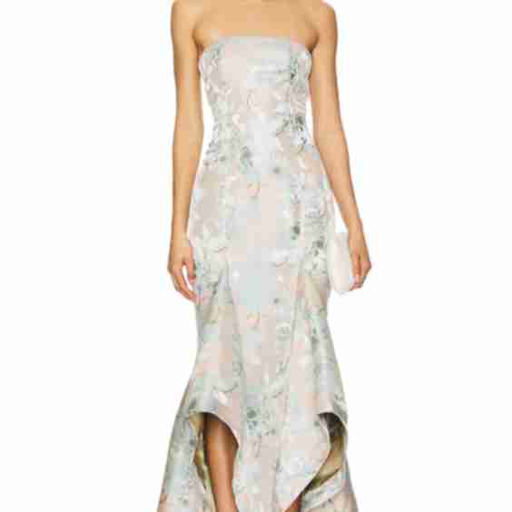 Urgonia Gown