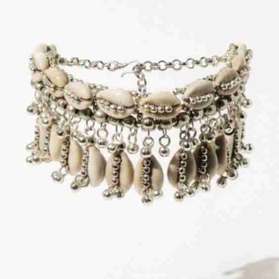 Lakshmi Shell Choker
