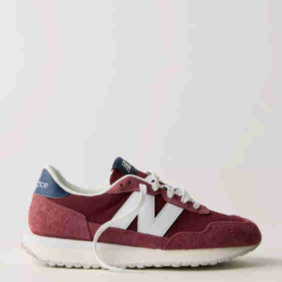 237 Sneaker