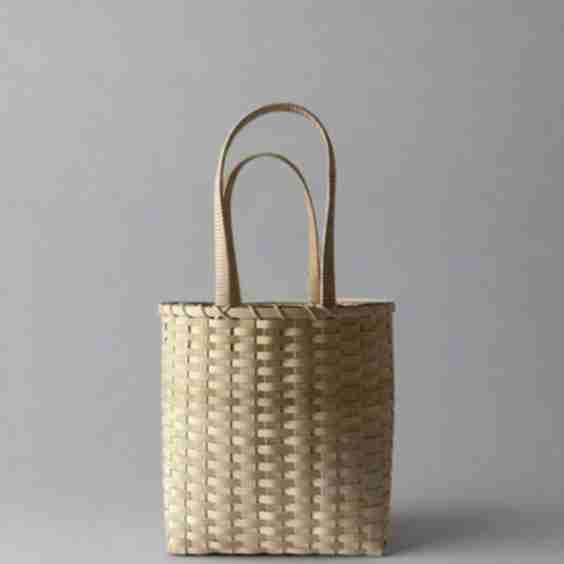 Carol Shoulder Basket