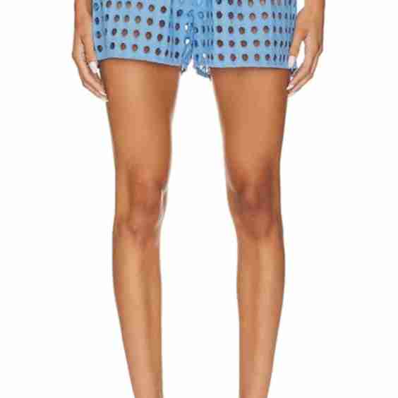 The Avril Short