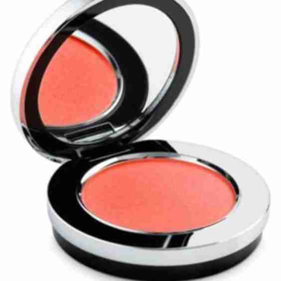 Blusher