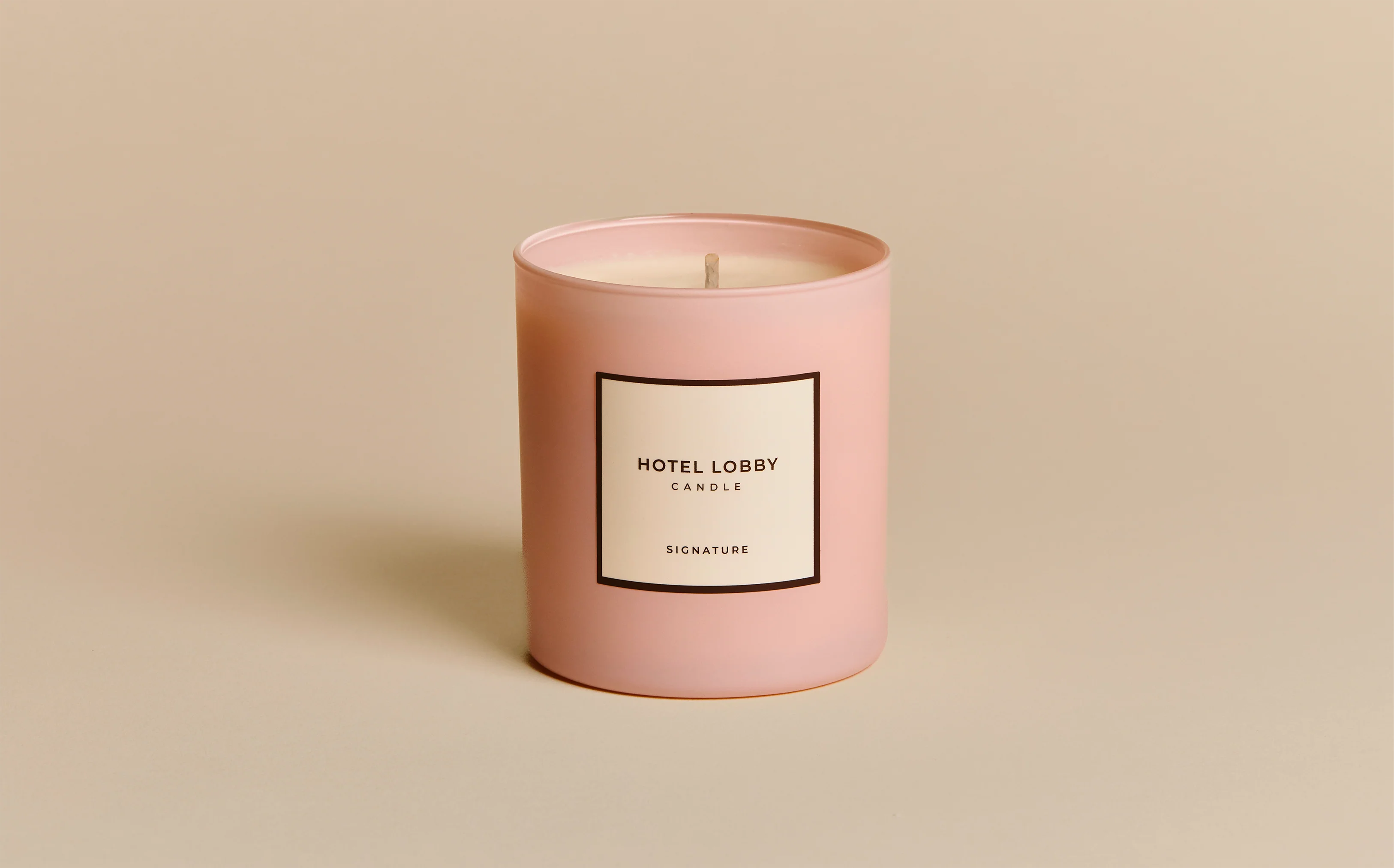 Hotel Lobby Candle Signature Candle - Thumbnail 4
