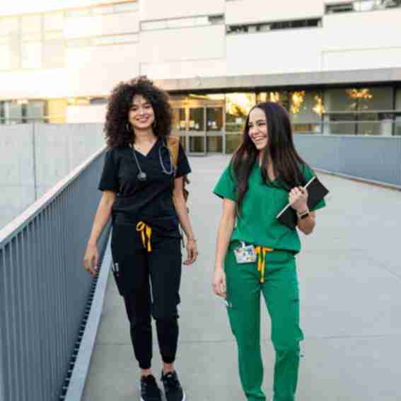 Poppy Scrubs Reviews