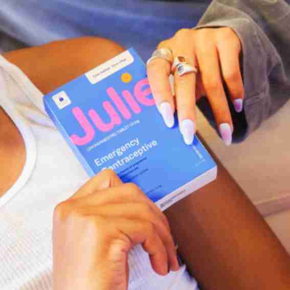 Julie Reviews