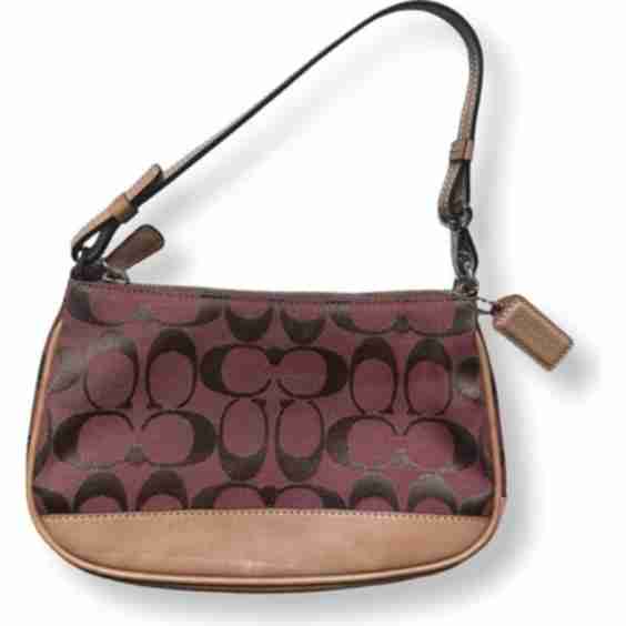 Signature Demi Shoulder Bag (Pre-Owned)