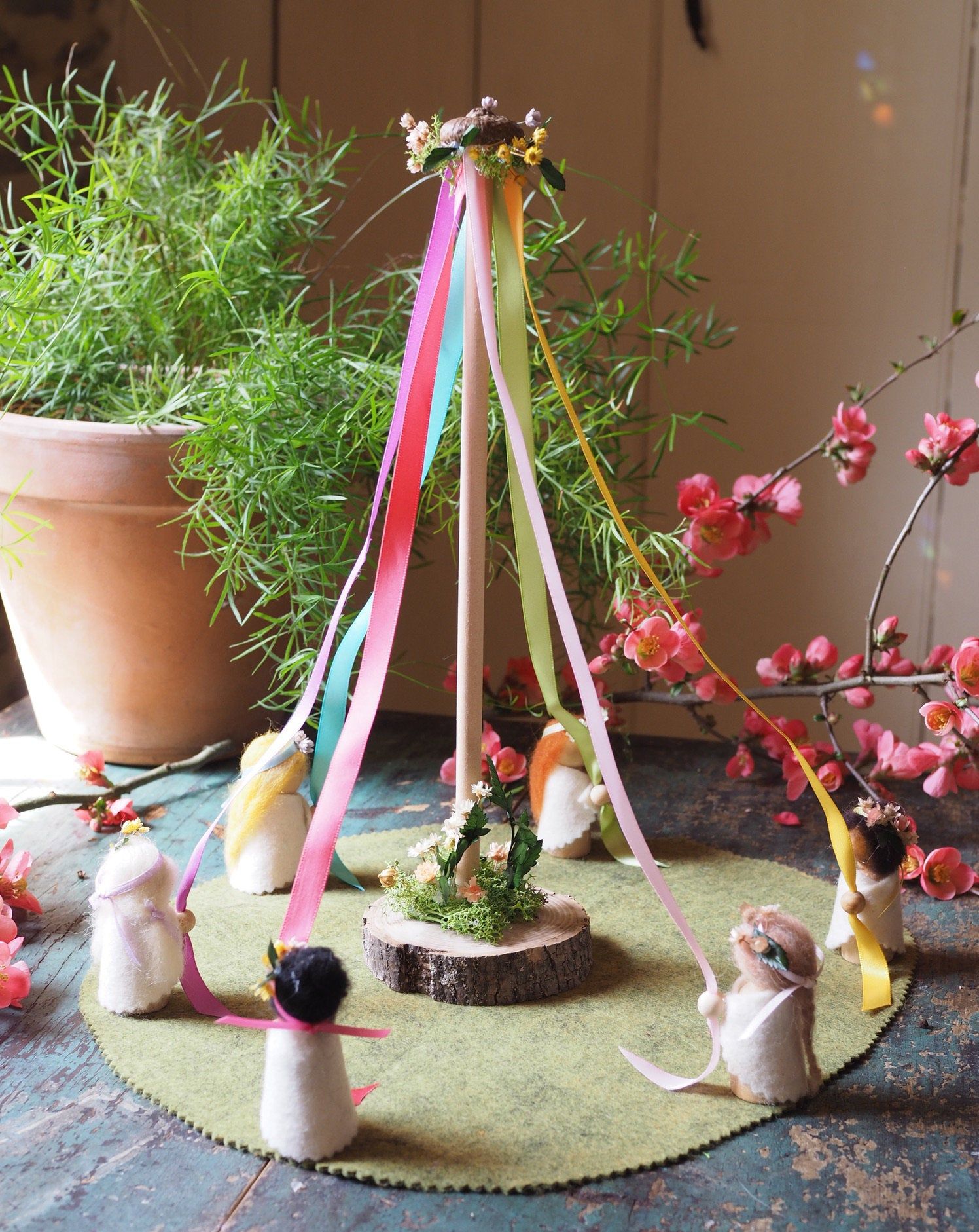 Maypole And Dancers Craft Kit
