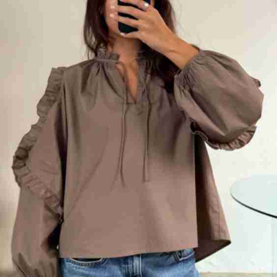 Vera V-neckline Top