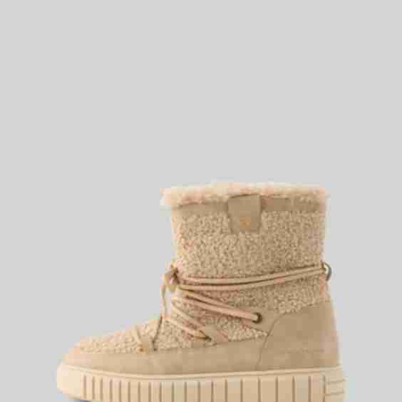 Lined Snow Boots