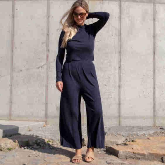 Cropped Long Sleeve Top