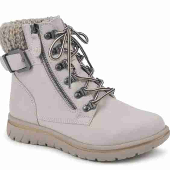 Hearty Hiking Boot 