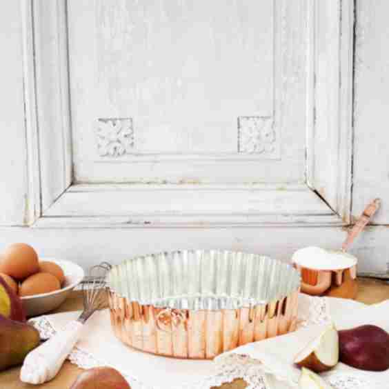 Vintage-Inspired Copper Fluted Cake Pan