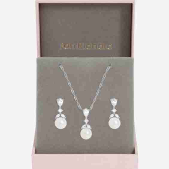 Rhodium Plated Crystal Leaf and Pearl Set