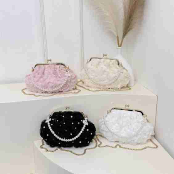 3 D Pearlies Rosees Flowers Evening Bag