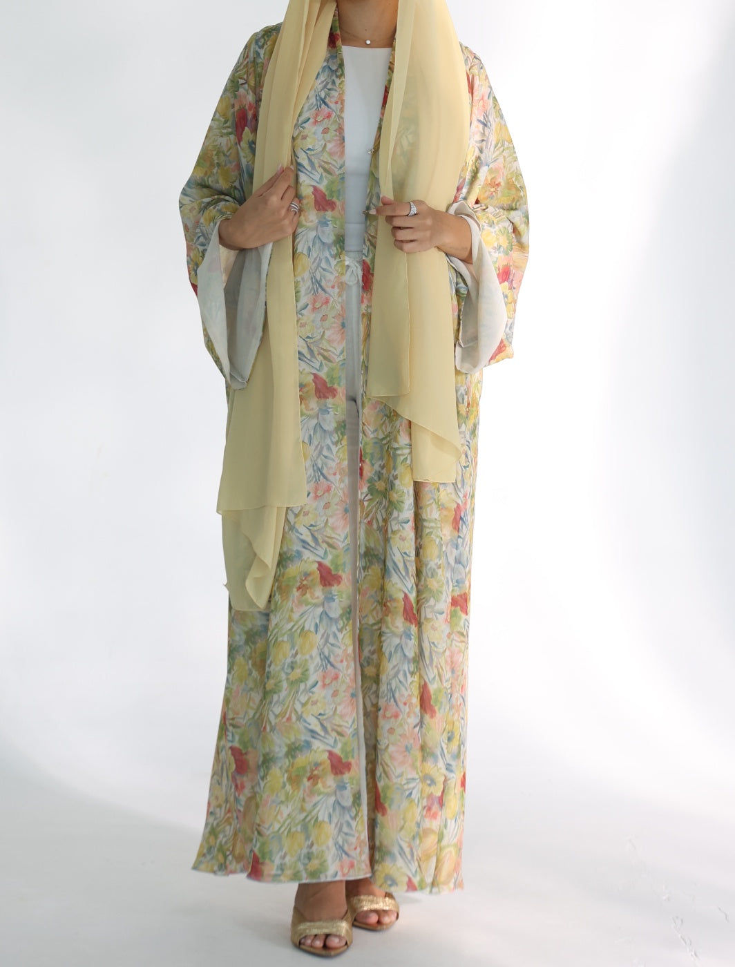 Yousra I Abaya