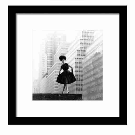 Model Wearing Lilly Dache Hat In New York City Framed Print