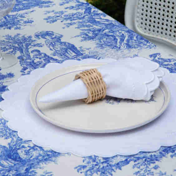Lily White Round Fabric Placemat Napkin Set
