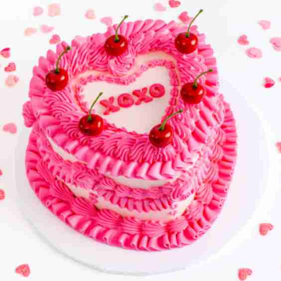 XOXO Vintage Heart Cake