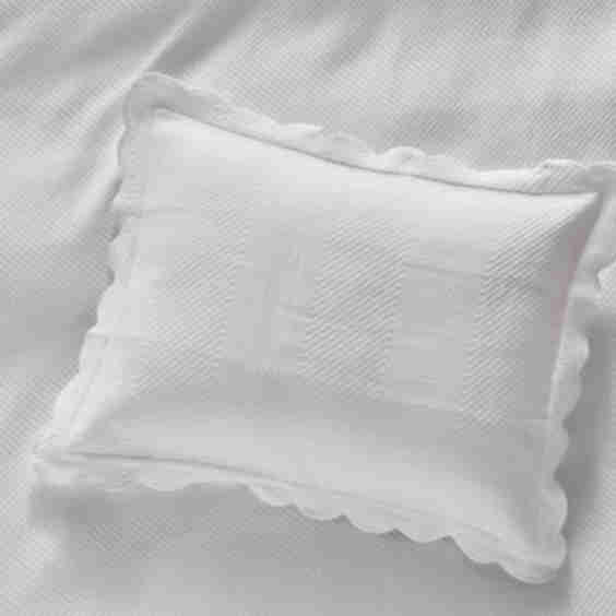 Scallop Lattice Coverlet Sham