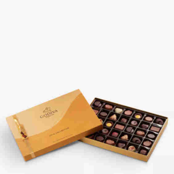 Gold Collection 35-piece chocolate box 372g