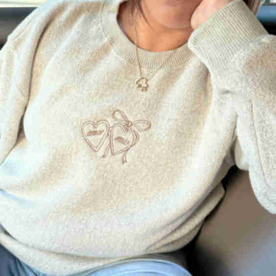 'Amor Mio' Embroidered Fleece Crewneck
