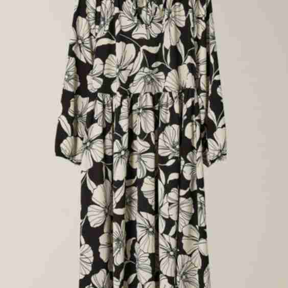 Curve Contrast Floral Print Crepe Midi Dress