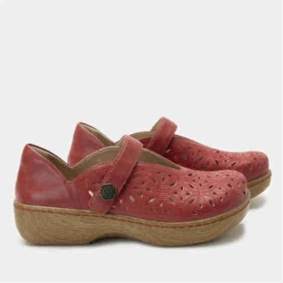 Opheliah Razberry Breeze Sandals