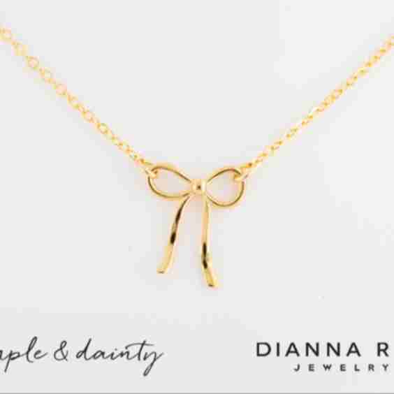 Dainty Bow Necklace