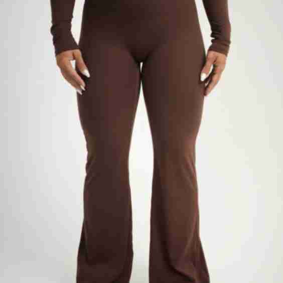 Bodyform Flare Leggings