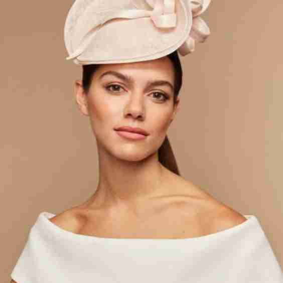 Sculpted Scroll Percher Hat