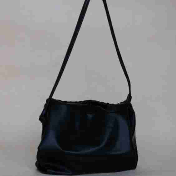Drawstring Pleated Large Capacity Shoulder Bag