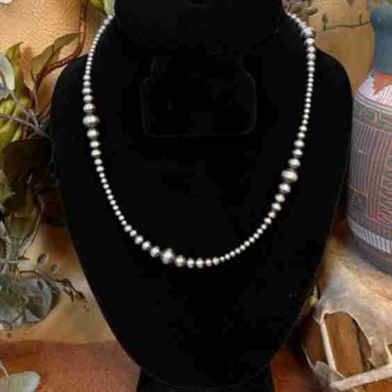 18 IN Dakota Round Navajo Pearl Necklace