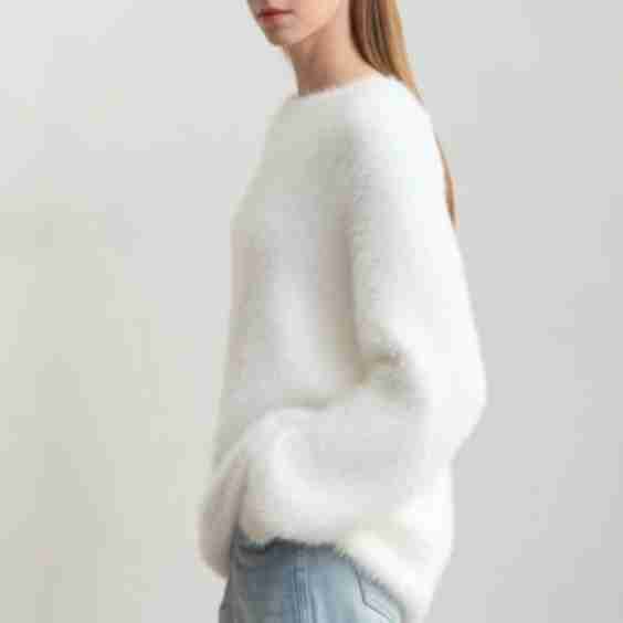Maison Fuzzy Knit Sweater Relaxed Fit Soft Texture