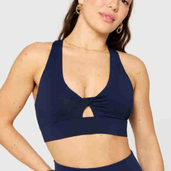 Oasis Twist Medium Impact Sports Bra
