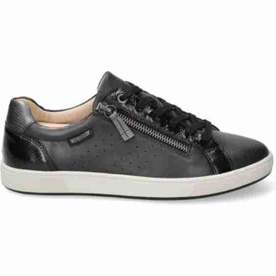 Nikita Sneaker