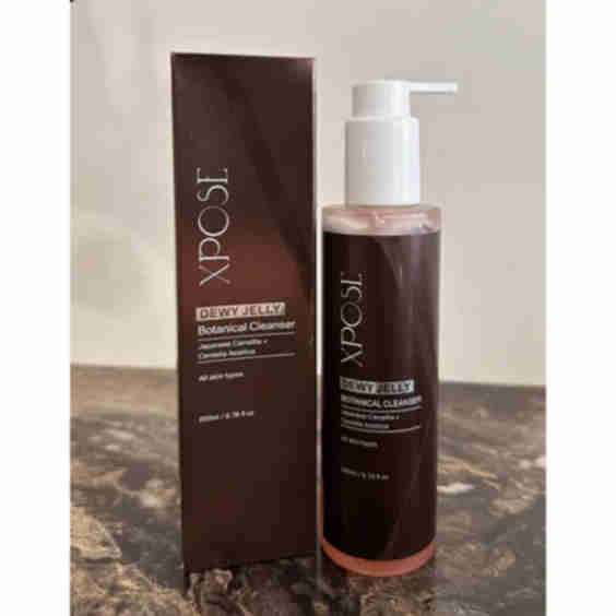 Dewy Jelly Botanical Cleanser