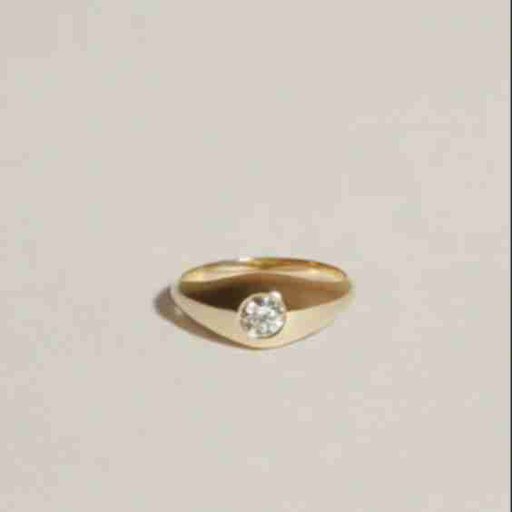 Demi Signet Ring