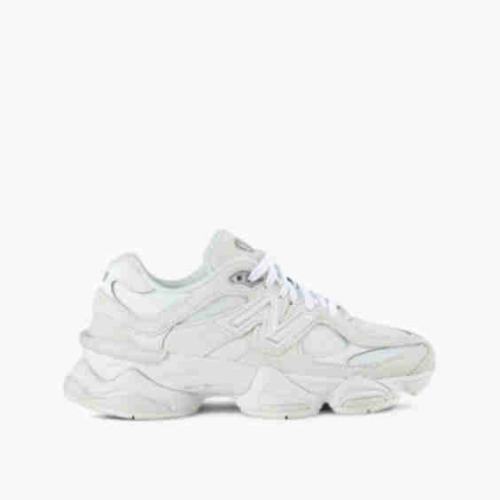 9060 Sneakers