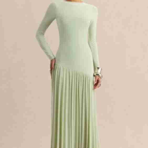 Jasira Robe Longue Menthe A Encolure Ronde Avec Taille Basse Asymetrique