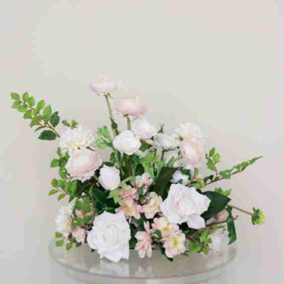Eloise Vaseless Centerpiece
