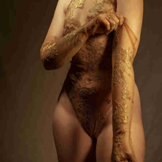 Ammalie Long Illusion Lace Gloves