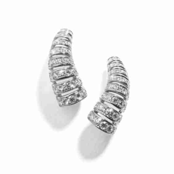 Corne Diamond Studded Earclips
