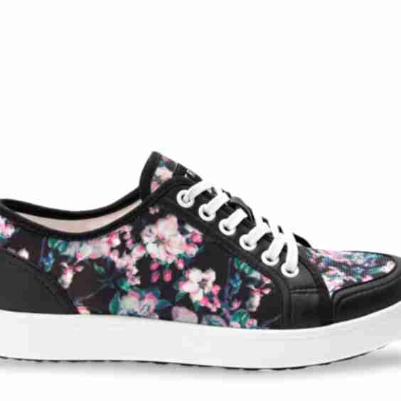 Sneaq Sneaker