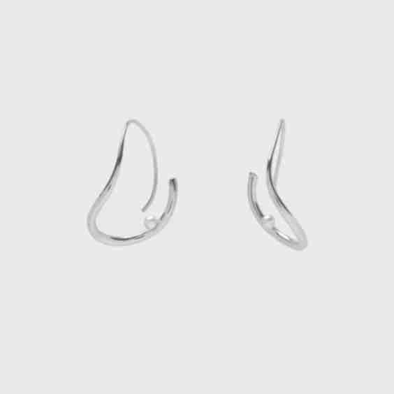 Piega Earrings with Pearl 
