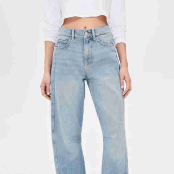 BNA - Soft Curve Barrel Jeans 29"