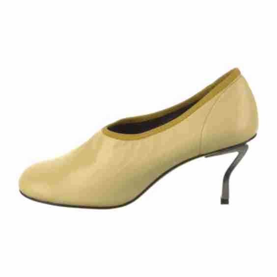Round-Toes Leather Pumps